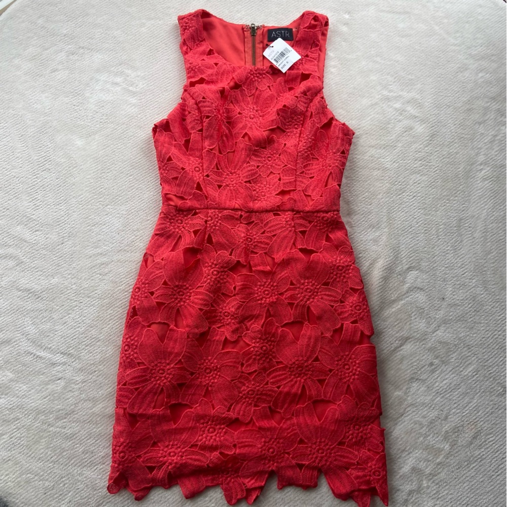 ASTR NWT Bright Coral - Textured Floral Lace mini Dress